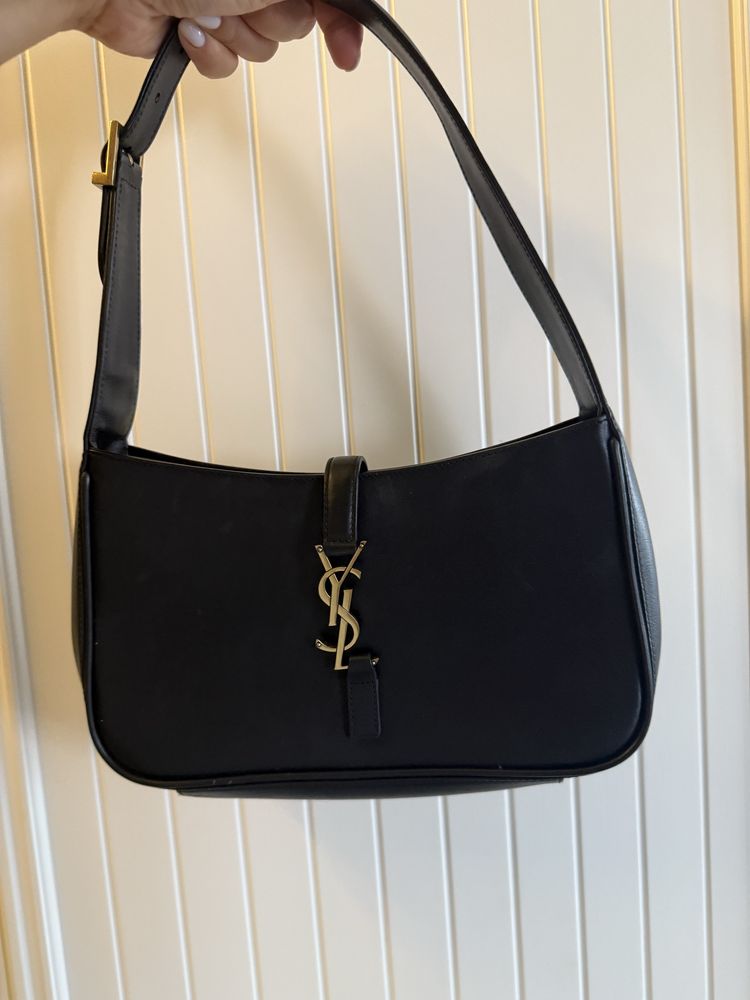 Сумка Hobo Yves Saint laurent