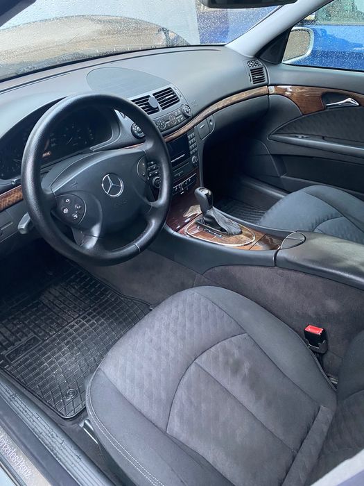 Mercedes E Class W211