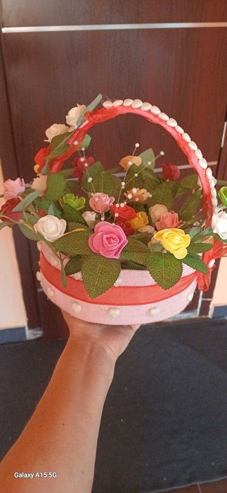 Cosulet cu trandafiri