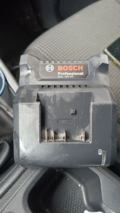Încărcător profesional Bosch GAL 18v-20