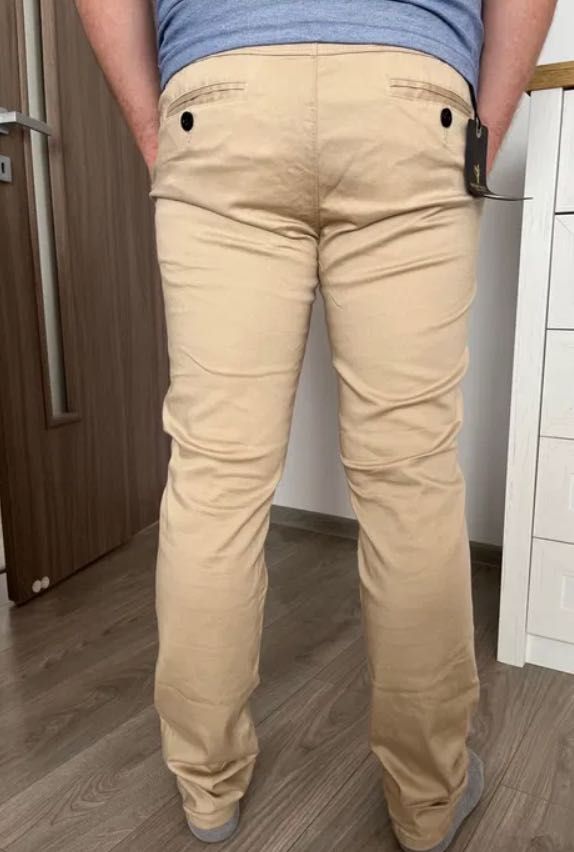 Pantaloni casual NOI