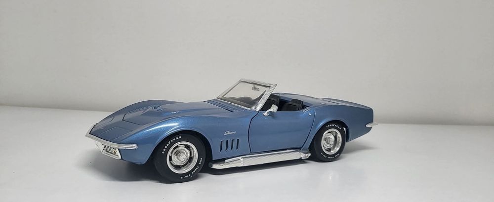 Machetă corvette 1969 1/18 Revell