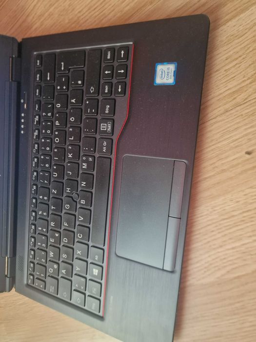 FUJITSU i5 gen 8 ssd512gb ram 16gb 14"fhd baterie 3 ore stare ca NOU