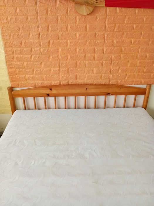 Продавам спалня с матрак