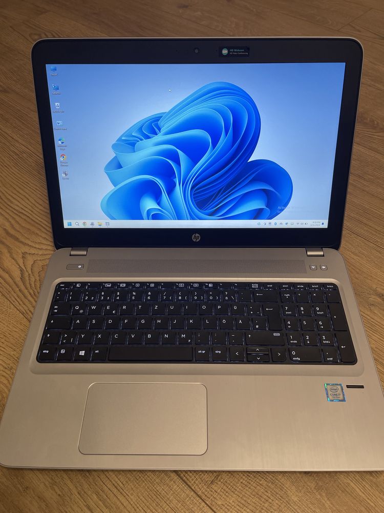 HP Probook 450 G4 i7-7500U; SSD 256 GB ; 8 GB RAM DDR 4