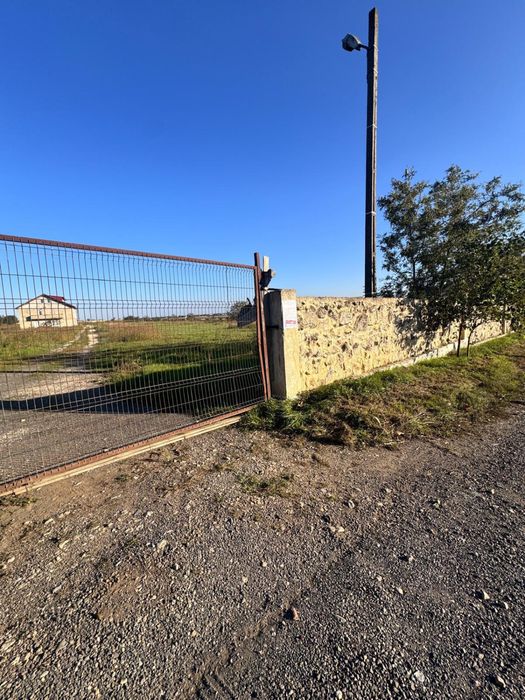 Teren intravilan cu puz  Valu lui Traian pe partea dreapta