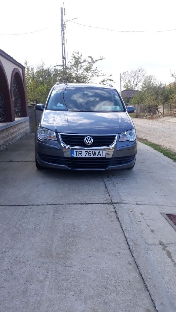 Vand vw Touran cu 7 locuri