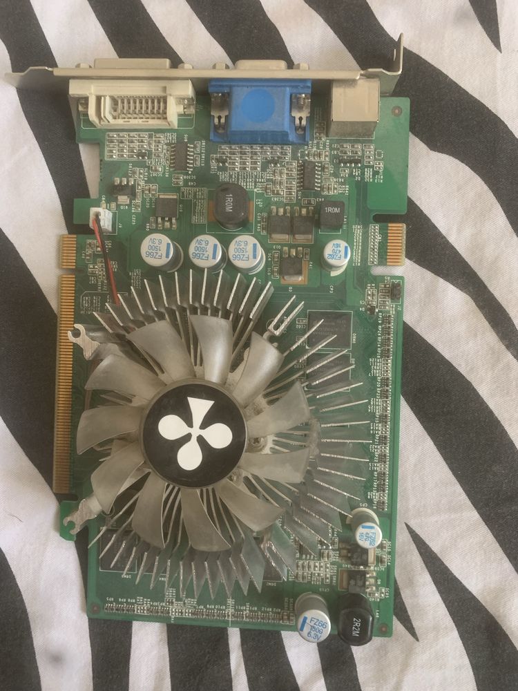 Продам видеокарту Geforce