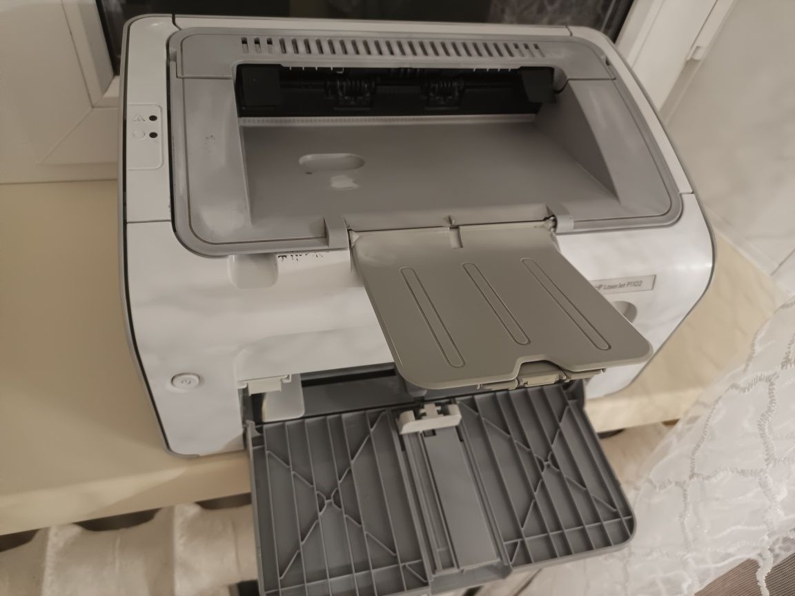 Продается принтер HP P1102