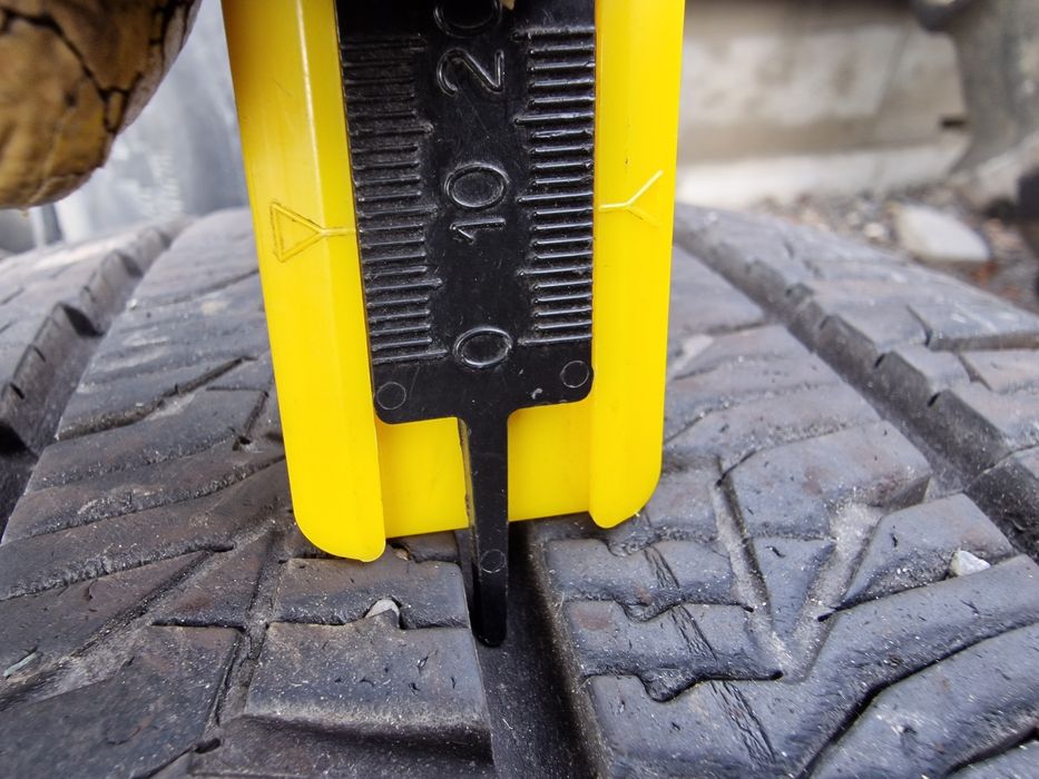 Anvelope 215/65R16C marca Continental, 9 mm,DOT 2023,M+S