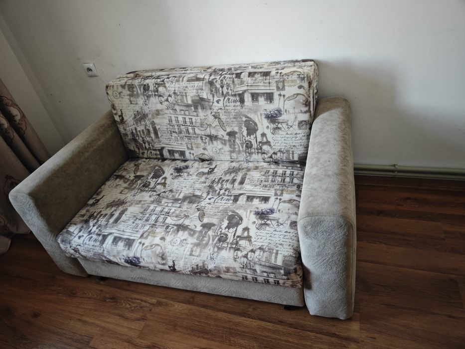 Отдам за 2 плитки шоколода Қазақстан диван