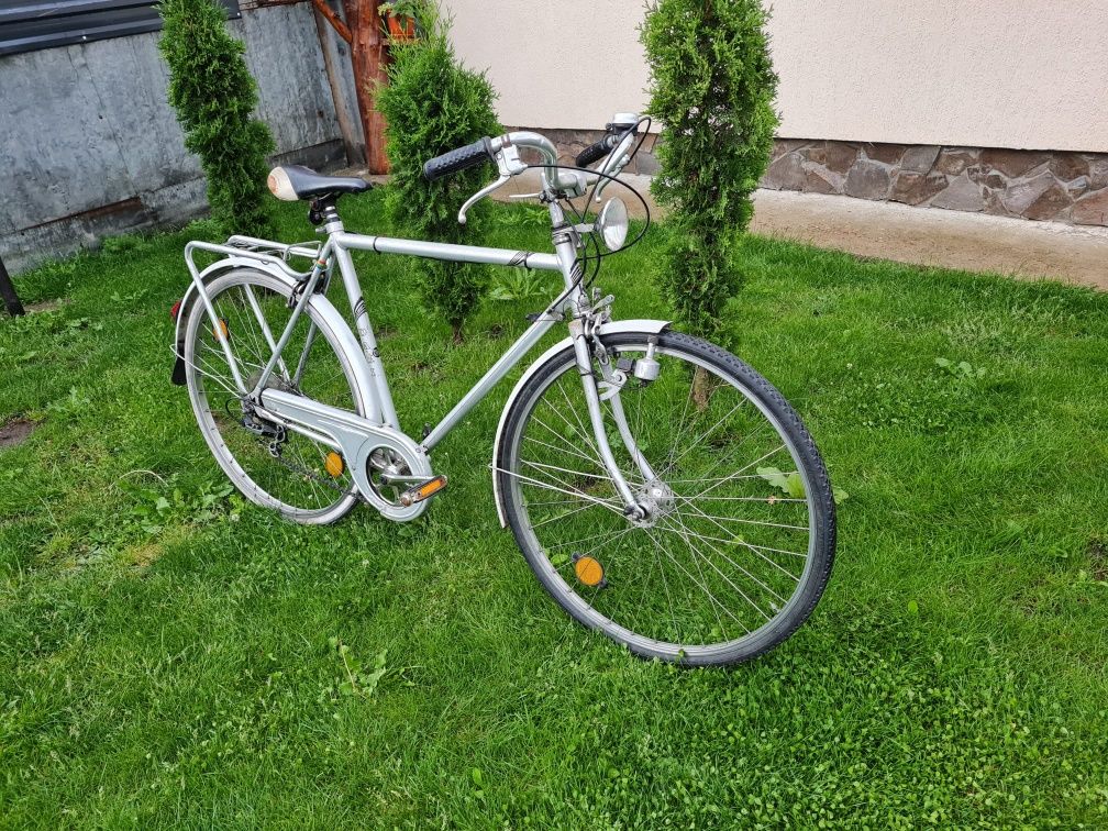 Vând biciclete pentru adulți și copii