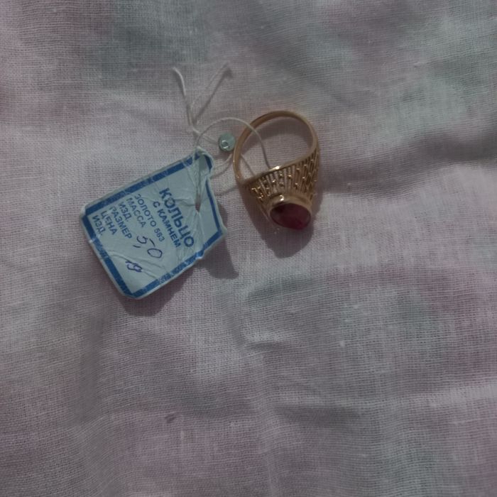 Продам золотое кольцо