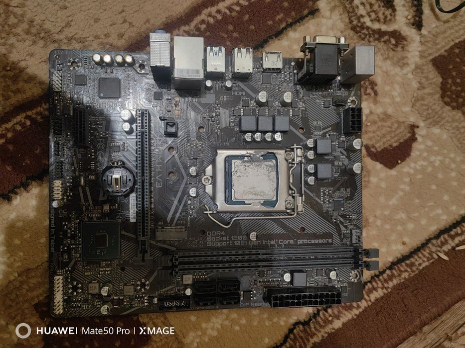 Материнка, Моники, телефоны