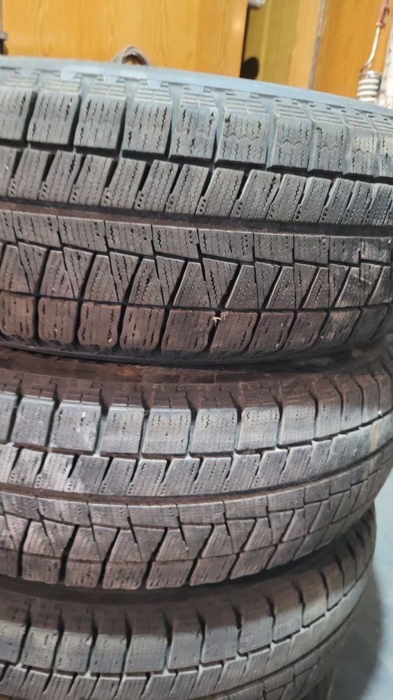 Bridgestone Blizzak 185 65 r 15 комплект шин