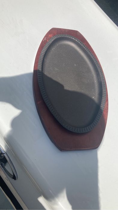 Продам жаровню овальную на деревянном подносе