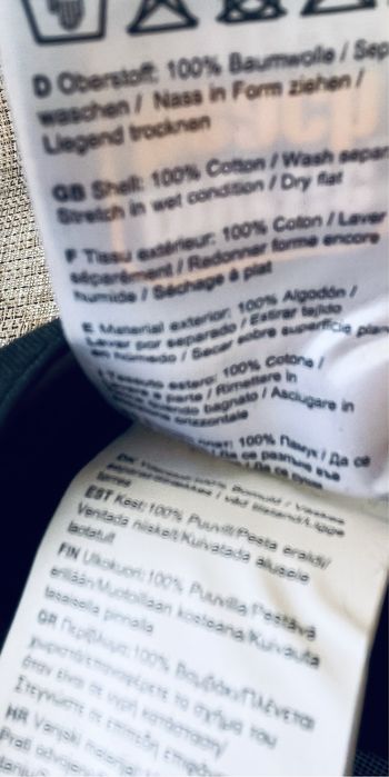 Модерна черна шапка бейзболка