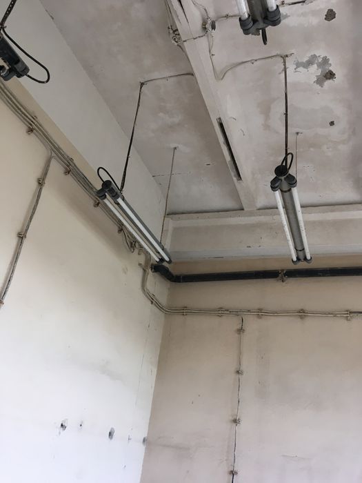 Neoane industriale fosta fabrica comunista