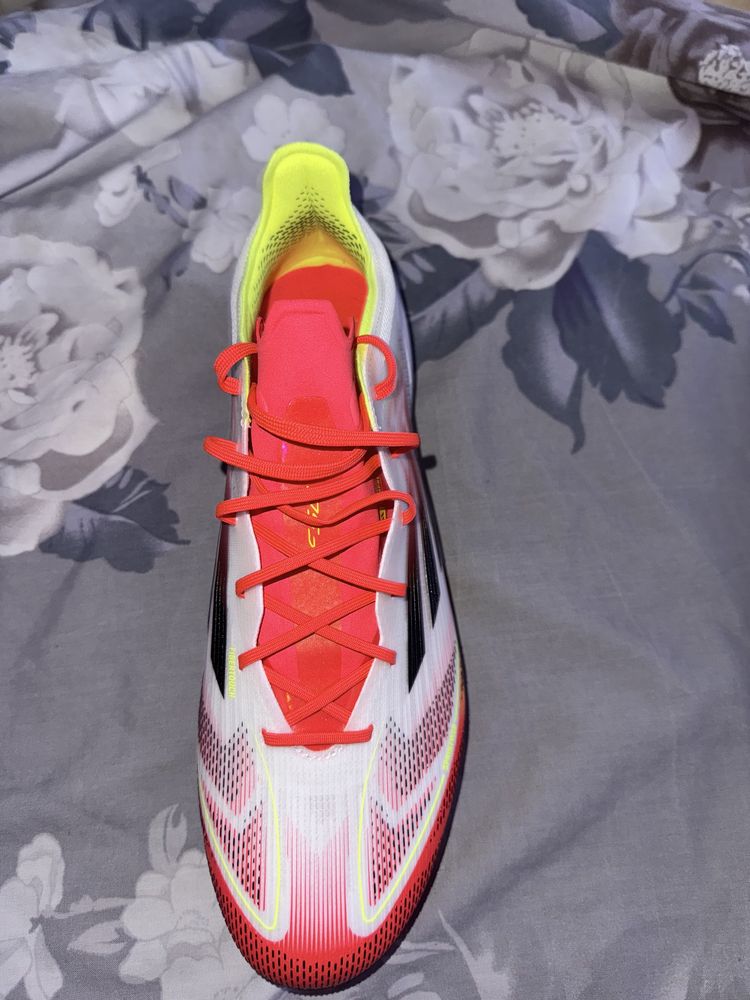 Продавам футболни обувки номер 44 Adidas F50 Elite