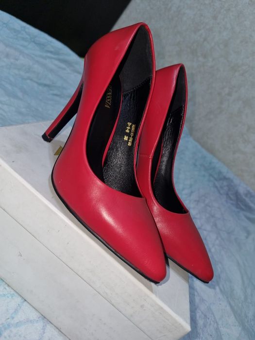 Продам туфли новые 4000тг