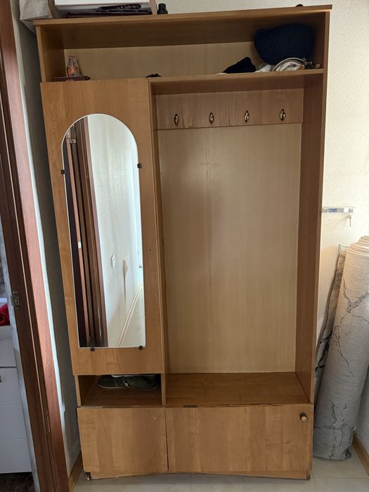 Продам Шкаф в прихожую