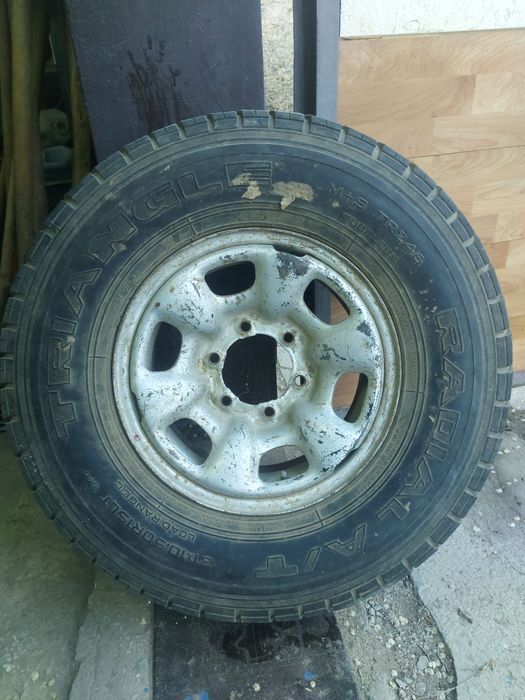 Продам 2 диска на Hilux