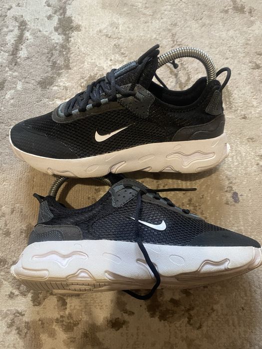 Adidasi Nike React Vision