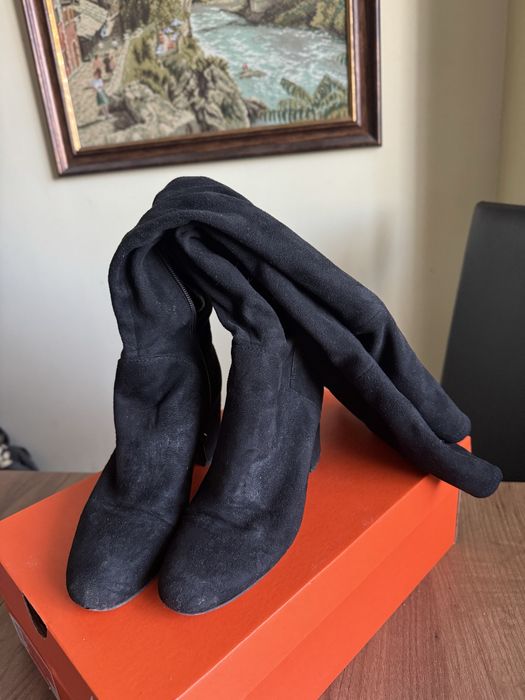 Велурени ботуши в черно с дължина до коляното
