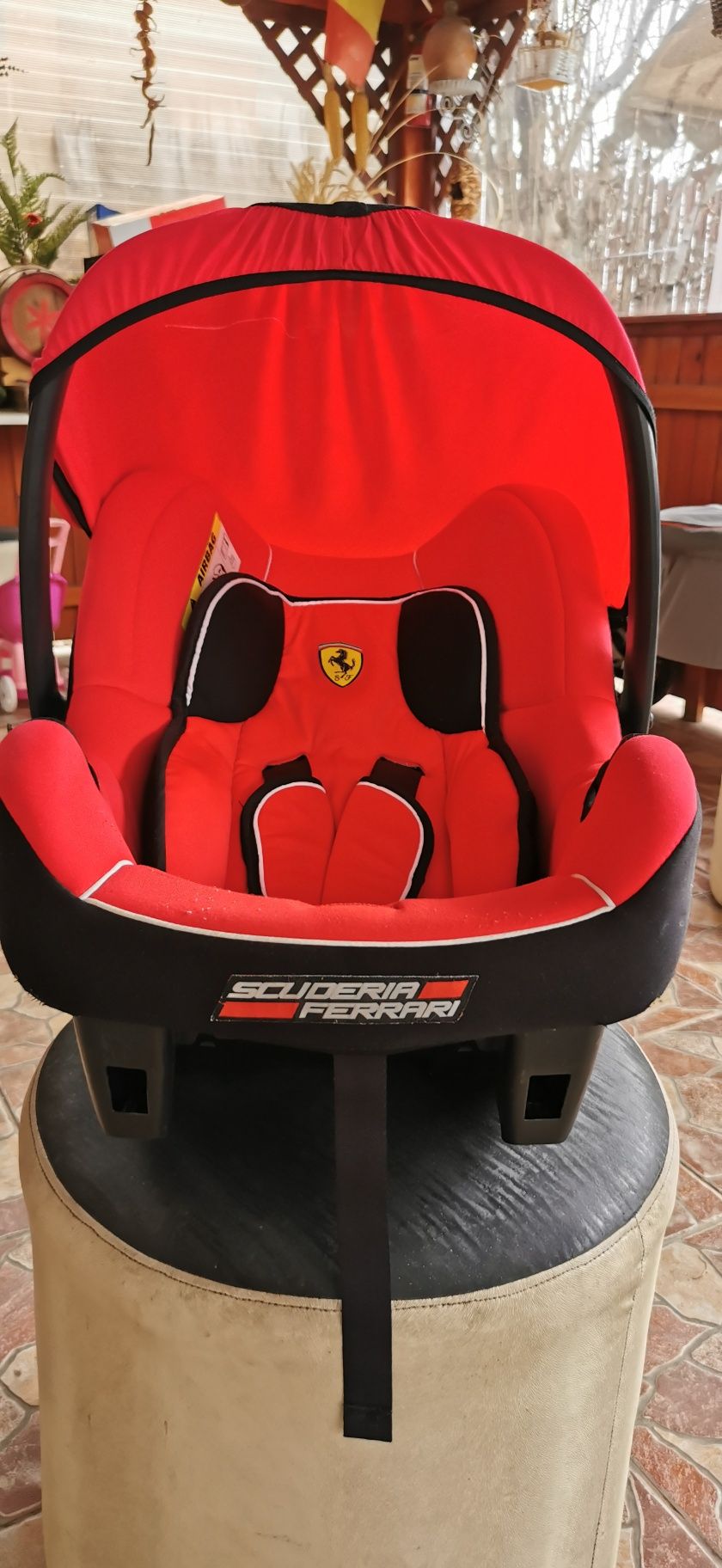 Vând scoică bebe-Ferrari