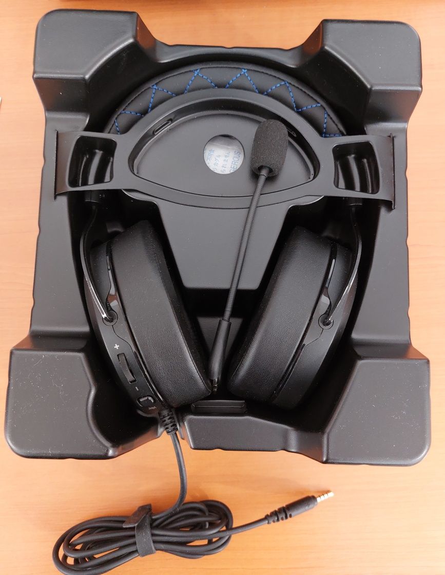 Геймърски слушалки с микрофон Corsair HS50 PRO STEREO