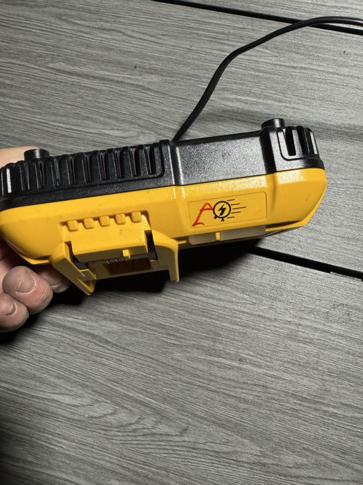 DeWALT DCB118 Rapid Fast original.