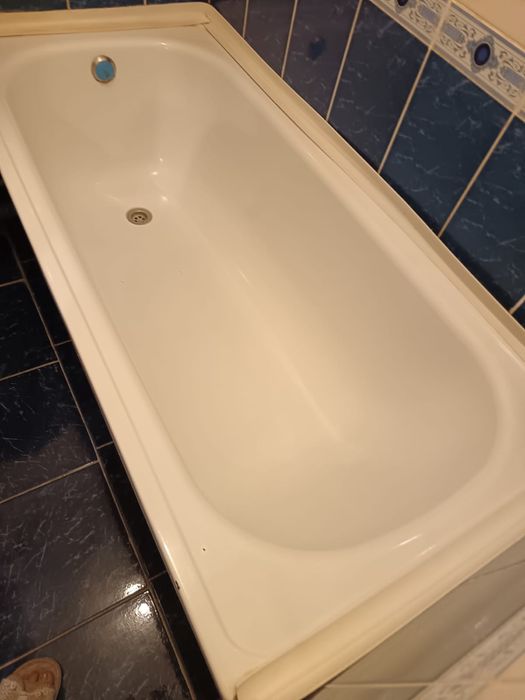 Продам ванну раковину и унитаз