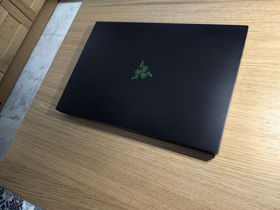 Laptop Razer Blade 18 inch i9 RTX 4070 32gb ram