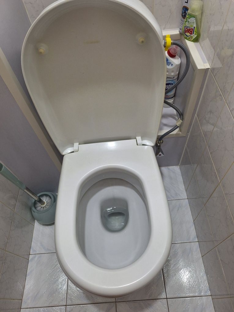 Продается унитаз