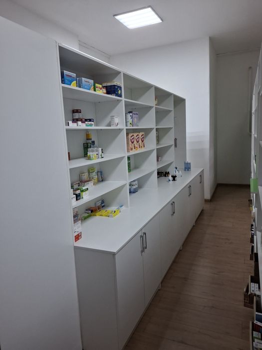 Продам мебель для аптеки