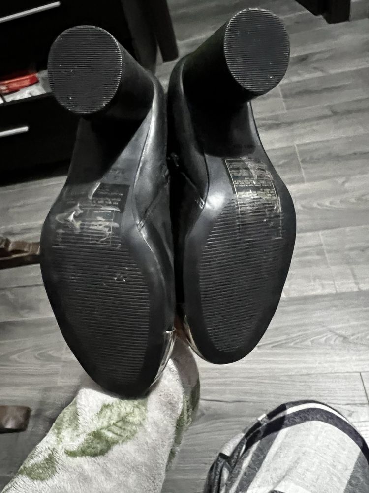 botine din piele