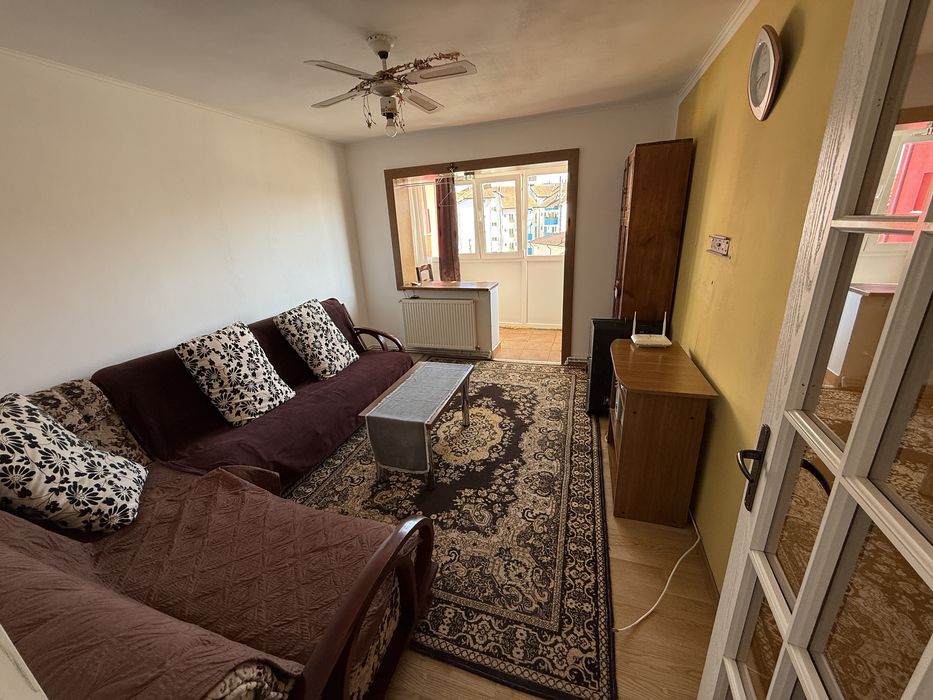 Apartament 3 camere 3/4 Vălenii de Munte