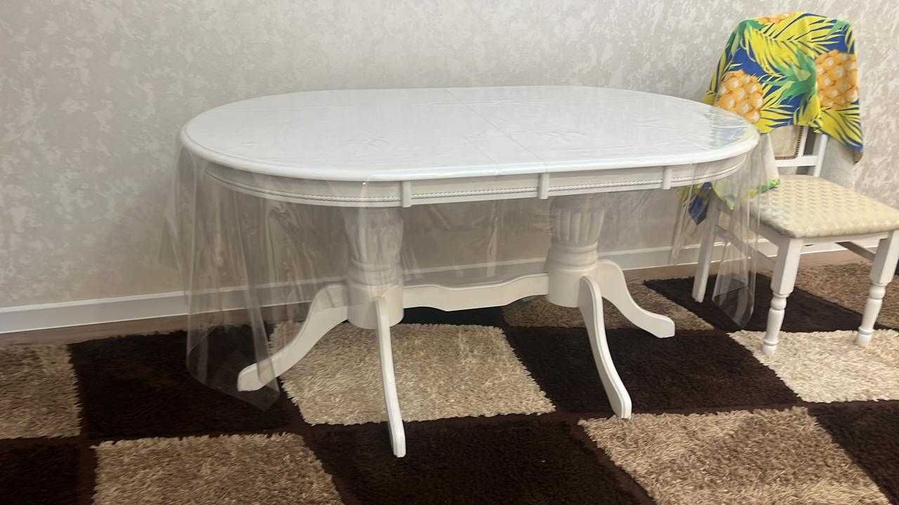 Продам белоснежный стол