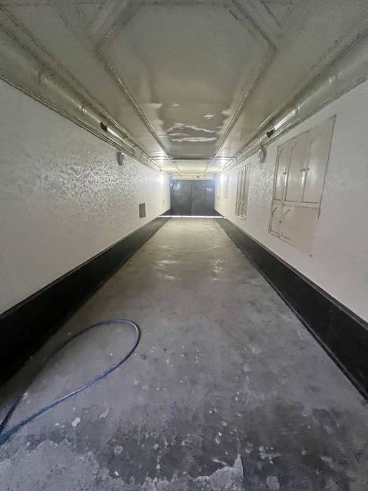 Uy sotiladi sergili mosti yonida yoʻlli yuzida