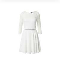 Бяла рокля SWING