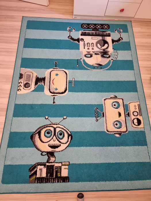 Vând covor camera copii baiat roboti 160 x 220
