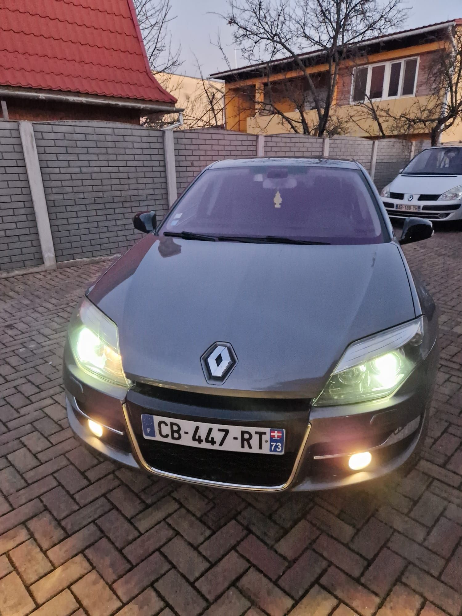 Renault Laguna 4Control 2.0dci pret 3900€