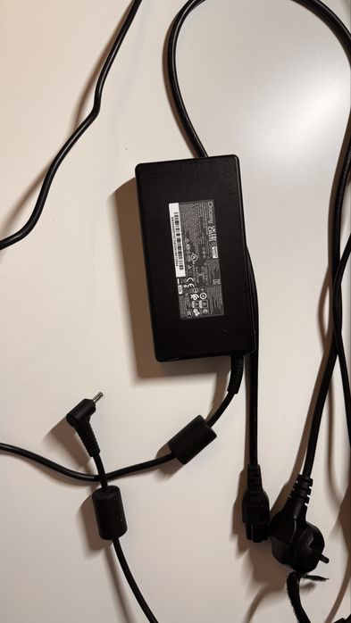 Laptop MSI Bravo 15 C7V - Ryzen 5 7535HS, RTX 4050, 16 GB RAM, 512 GB