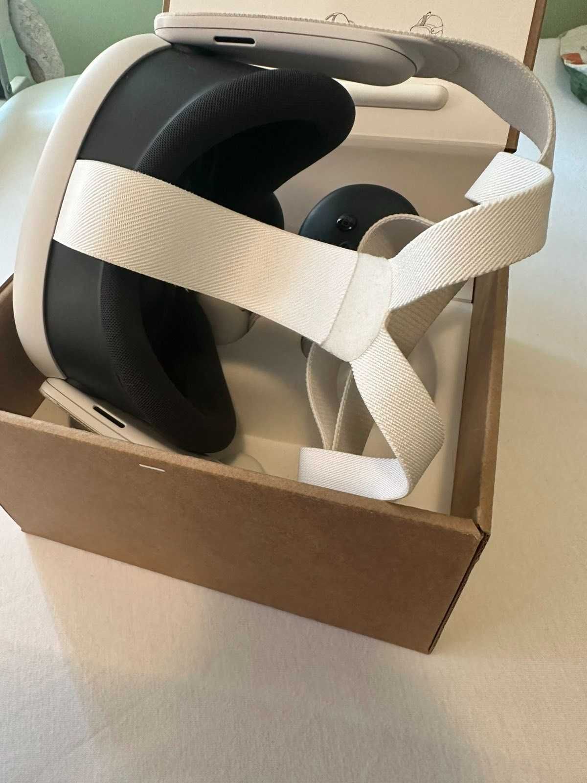 Oculus 3 Meta 126 GB Като Нови VR очила