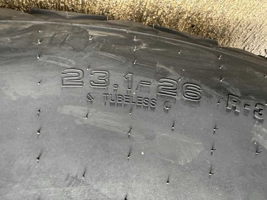 Anvelope noi cu 12 pliuri 23.1-26 marca CEAT pt cilindru compactor