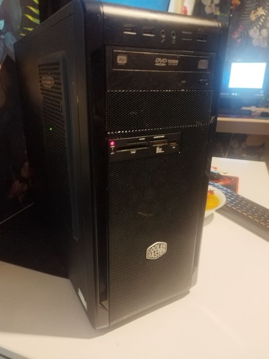 Vand un pc i5 cu hard de 1 tb 16 gb de ramii