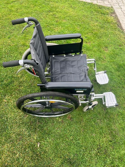 Cărucior cu rotile pentru persoane cu dezabilitati