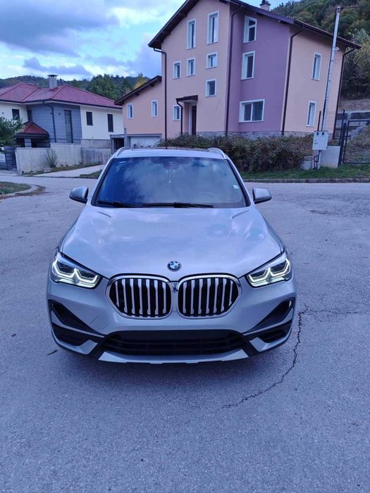 Автомобил BMW X1