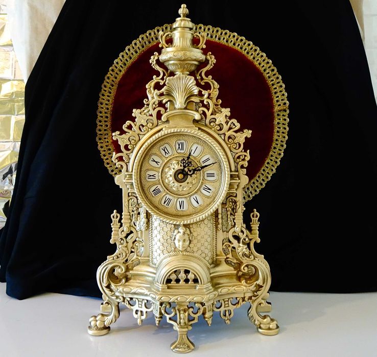 Бронзов каминен часовник 2.7 кг.,ангели,барок.