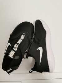 Vând pantofi Nike mărime 28